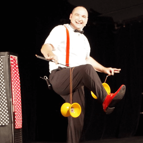 jongleur-cirque-cabaret-rennes
