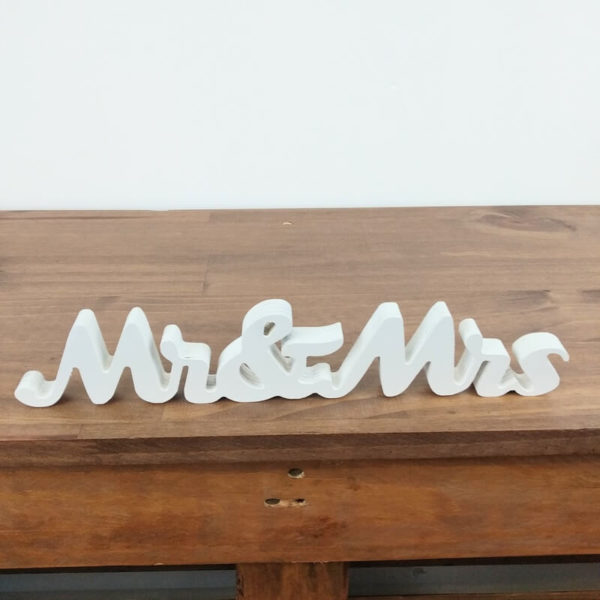 Lettres Mr&Mrs en bois en location